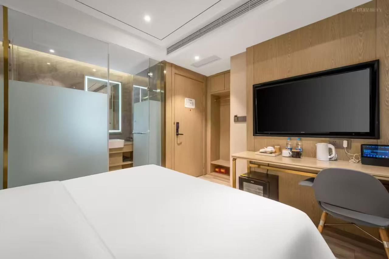 Hotel Weiting North Sichuan Road Hongkou Football Stadium Subway Station Branch