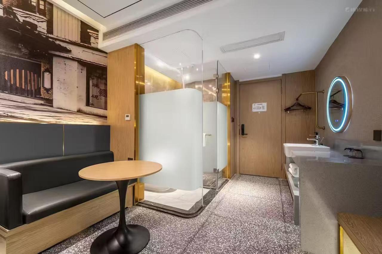 Hotel Weiting North Sichuan Road Hongkou Football Stadium Subway Station Branch 2*