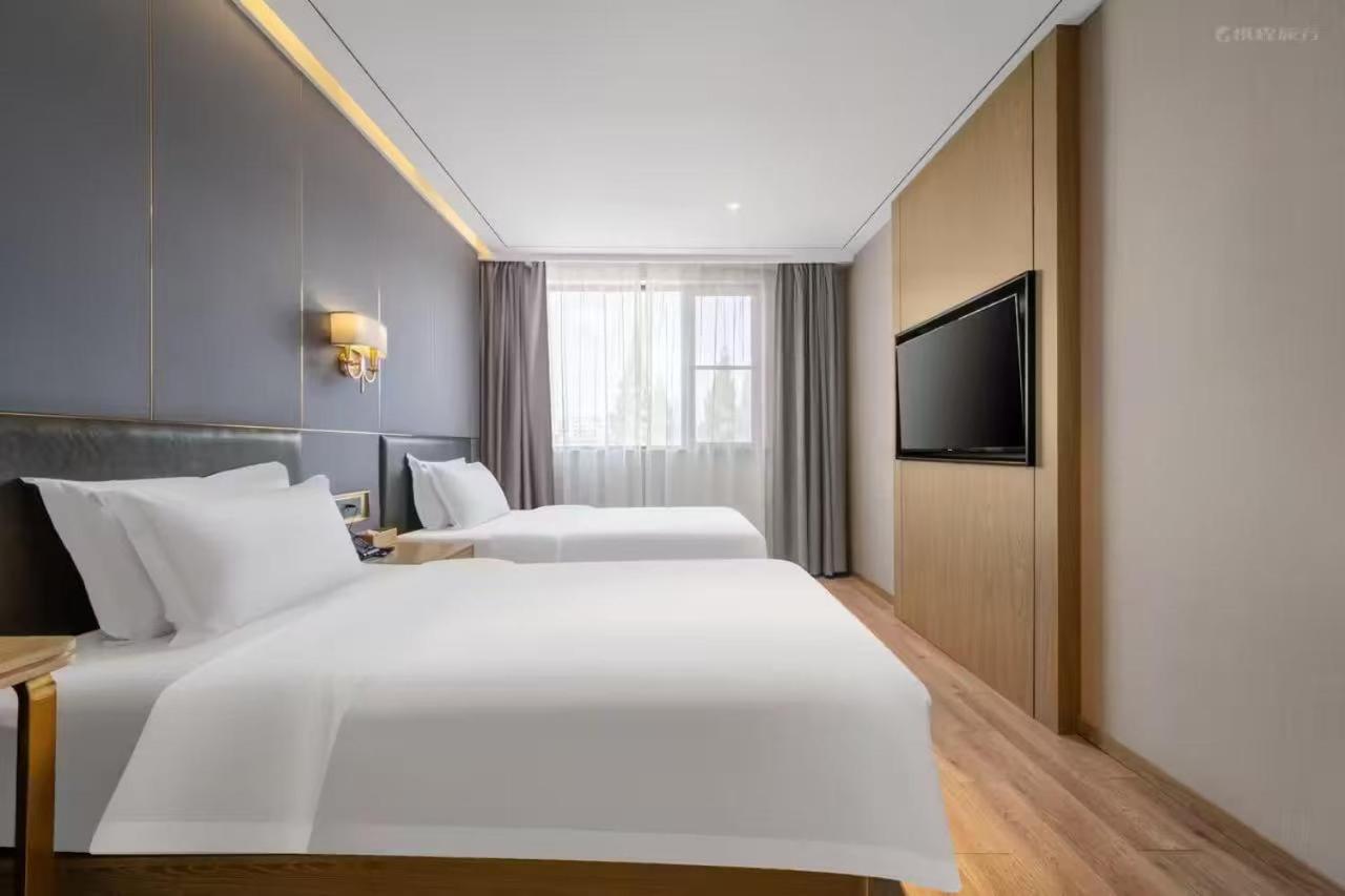 Weiting North Sichuan Road Hongkou Football Stadium Subway Station Branch Hotel Shanghai